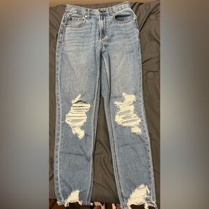 American Eagle Hi-Rise Mom Jean; Size 2 Regular
